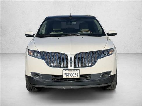 Used 2015 Lincoln MKX FWD w/ Equipment Group 101A image 2