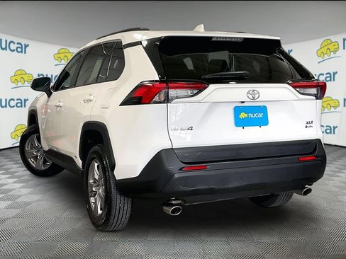 Used 2025 Toyota RAV4 XLE AWD/4WD image 4