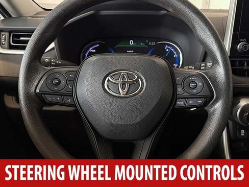 Used 2024 Toyota RAV4 XLE AWD/4WD image 10