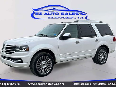 Used 2017 Lincoln Navigator Select image 1