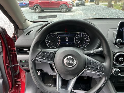 Used 2024 Nissan Sentra SV image 12