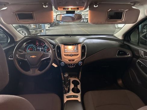 Used 2018 Chevrolet Cruze LS image 6