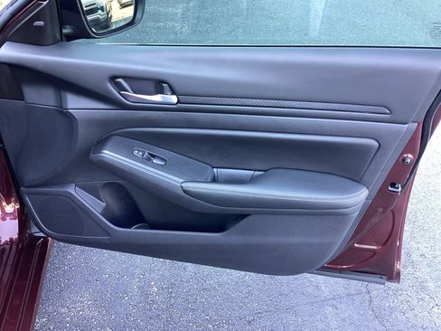 Used 2024 Nissan Altima 2.5 SV image 25