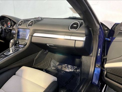Used 2022 Porsche 718 Boxster RWD image 22