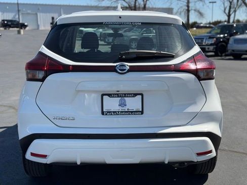 Used 2021 Nissan Kicks S FWD image 6