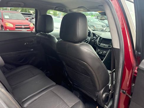 Used 2022 Chevrolet Trax LT w/ Driver Confidence Package AWD/4WD image 27