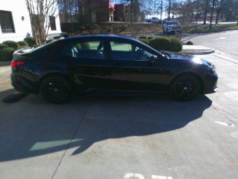 Used 2025 Toyota Camry SE image 14