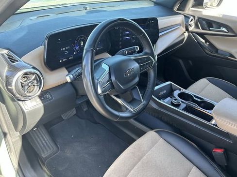 Used 2025 Chevrolet Equinox ACTIV w/ Safety and Technology Package AWD/4WD image 19