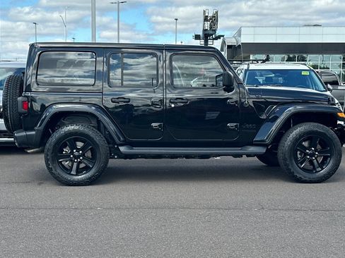 Used 2021 Jeep Wrangler Unlimited Sahara AWD/4WD image 3