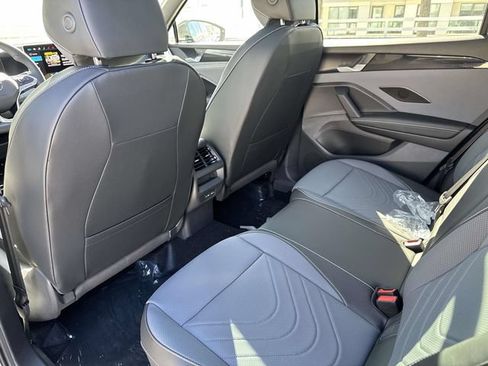 New 2026 Volkswagen Tiguan SE R-Line FWD image 10