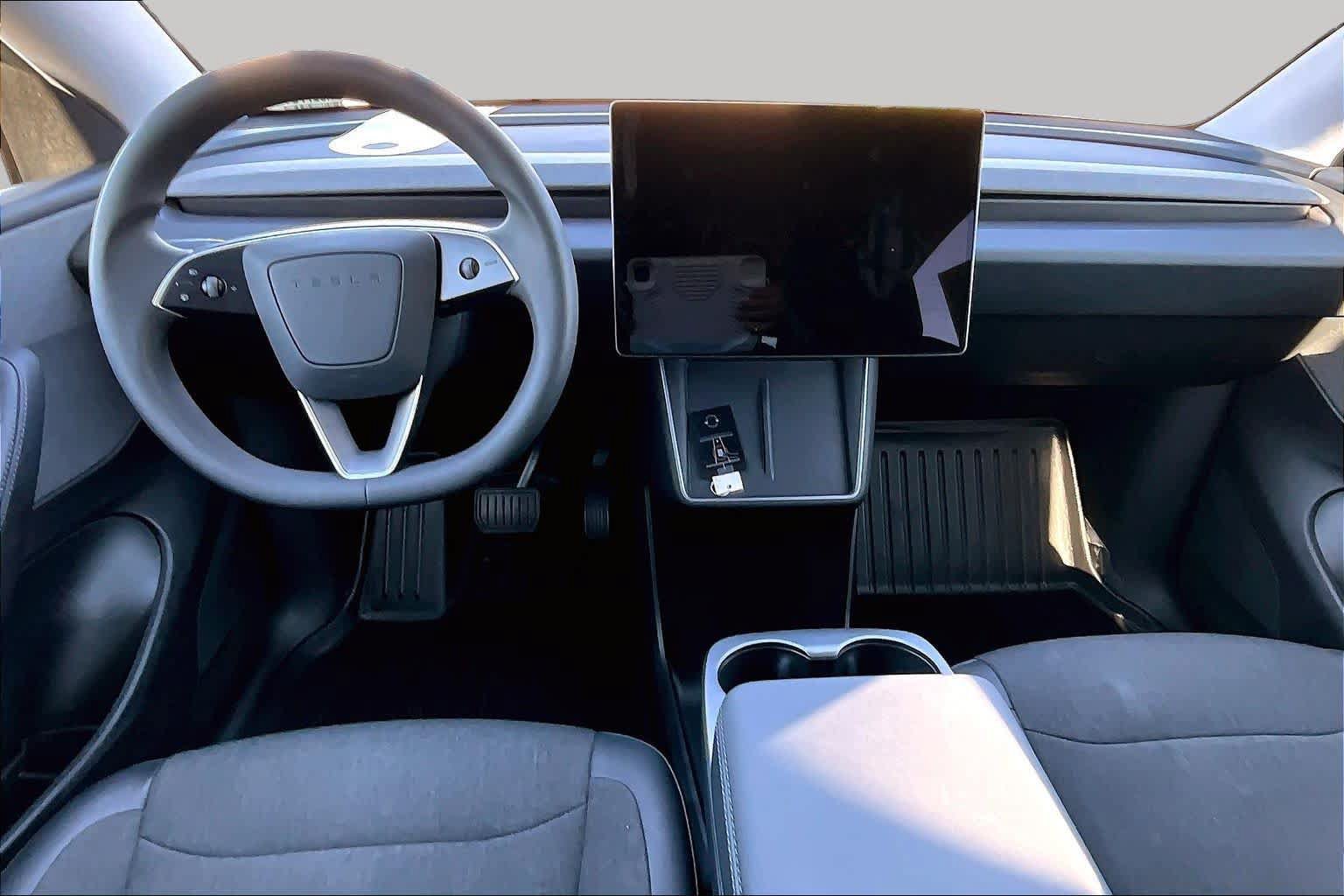 Used 2026 Tesla Model Y 2WD image 15