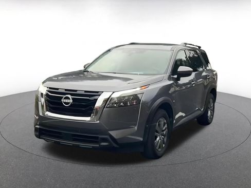 Used 2025 Nissan Pathfinder SV image 6