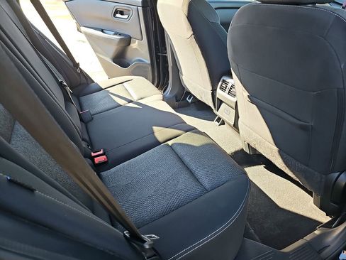 Used 2025 Nissan Rogue SV image 13