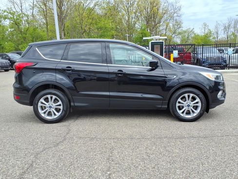 Used 2019 Ford Escape SE FWD image 9