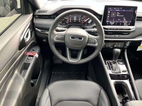 New 2026 Jeep Compass Latitude image 13