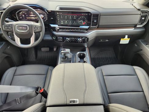 New 2026 GMC Sierra 1500 SLT image 18