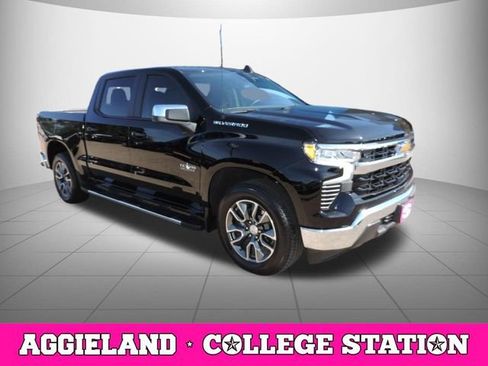 Certified 2025 Chevrolet Silverado 1500 LT w/ Convenience Package II RWD image 3