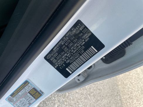 Used 2025 Hyundai Elantra Limited image 27