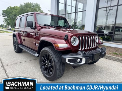 Used 2021 Jeep Wrangler Unlimited Sahara w/ Cold Weather Group AWD/4WD image 1