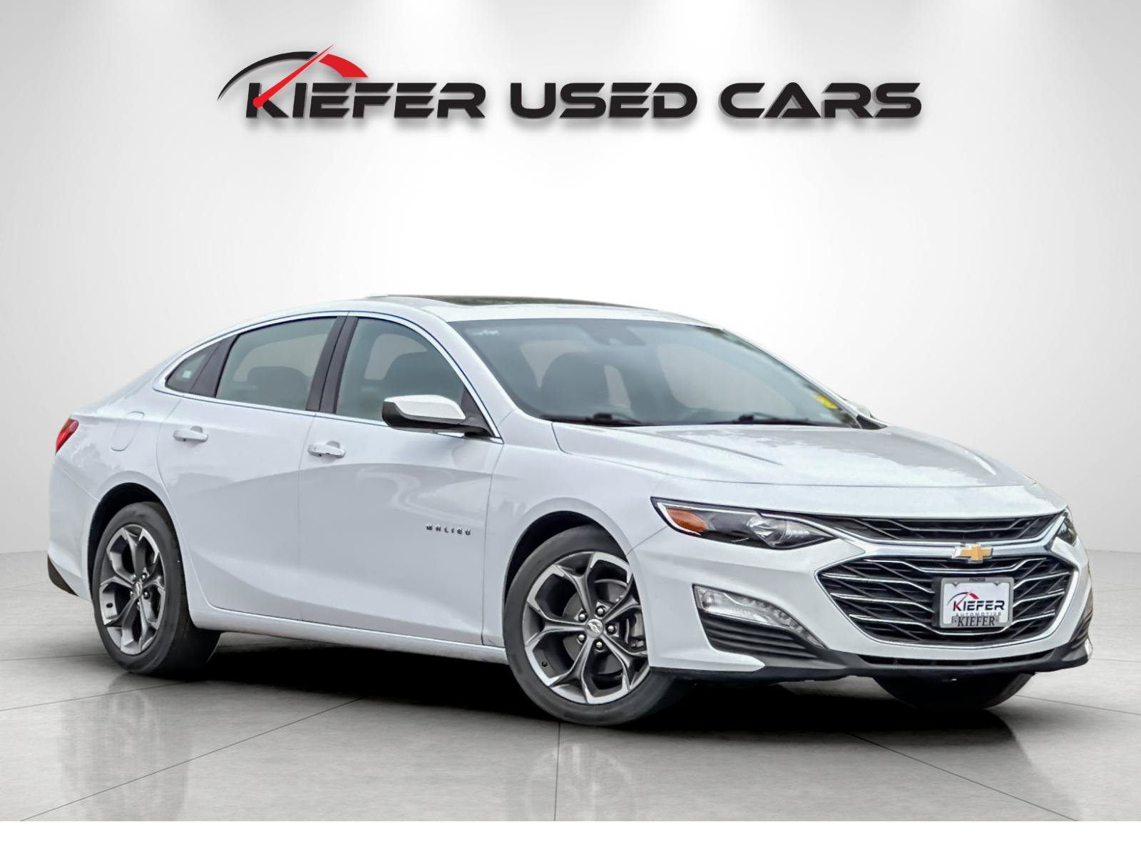 Used 2024 Chevrolet Malibu LT FWD image 2