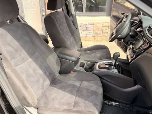 Used 2015 Nissan Rogue S AWD/4WD image 19