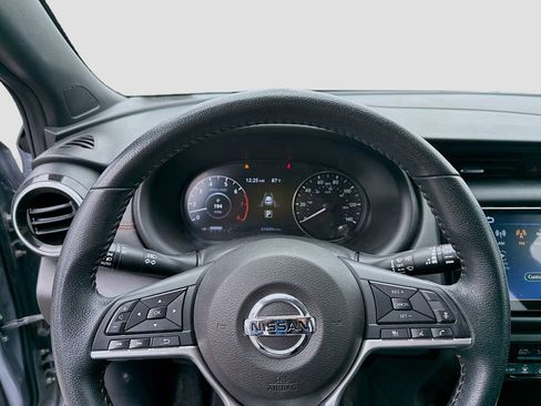 Used 2021 Nissan Kicks SR w/ Interior Electronics Package FWD image 13