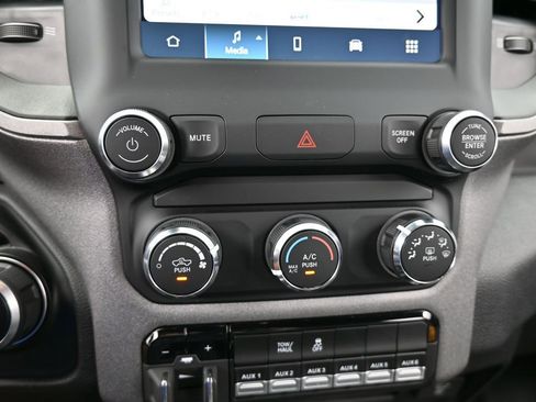 Used 2024 RAM 3500 Tradesman w/ Chrome Appearance Group image 24