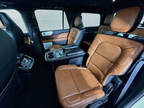 Used 2021 Lincoln Navigator Reserve w/ Luxury Package AWD/4WD image 26