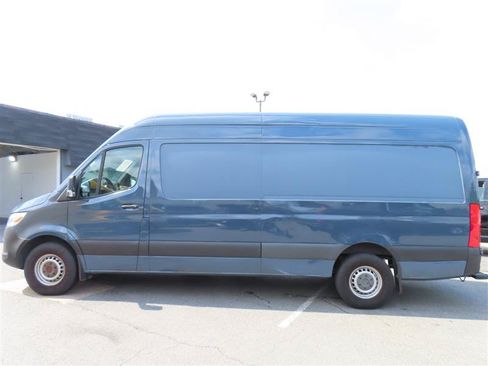 Used 2019 Mercedes-Benz Sprinter 170 image 11
