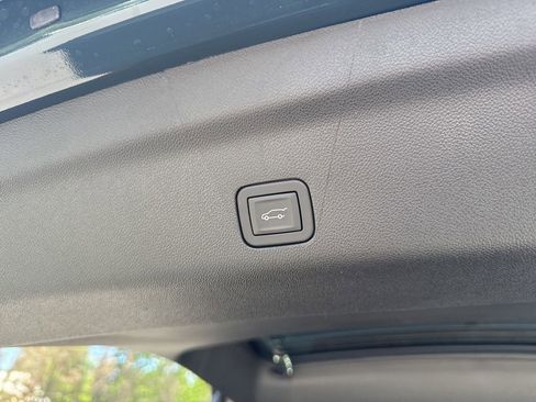 New 2026 GMC Yukon XL AT4 w/ AT4 Premium Plus Package AWD/4WD image 66