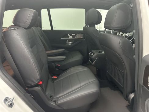 Used 2025 Mercedes-Benz GLS 450 4MATIC image 23