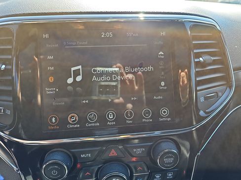 Certified 2022 Jeep Grand Cherokee Limited image 19