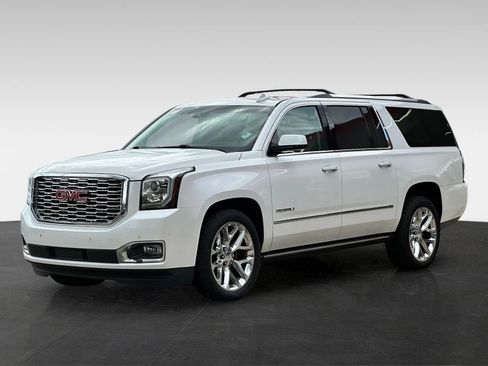 Used 2018 GMC Yukon XL Denali w/ Denali Ultimate Package AWD/4WD image 3