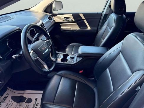 Used 2023 GMC Acadia SLT image 6