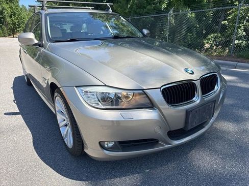 Used 2011 BMW 328i xDrive Wagon AWD/4WD image 3