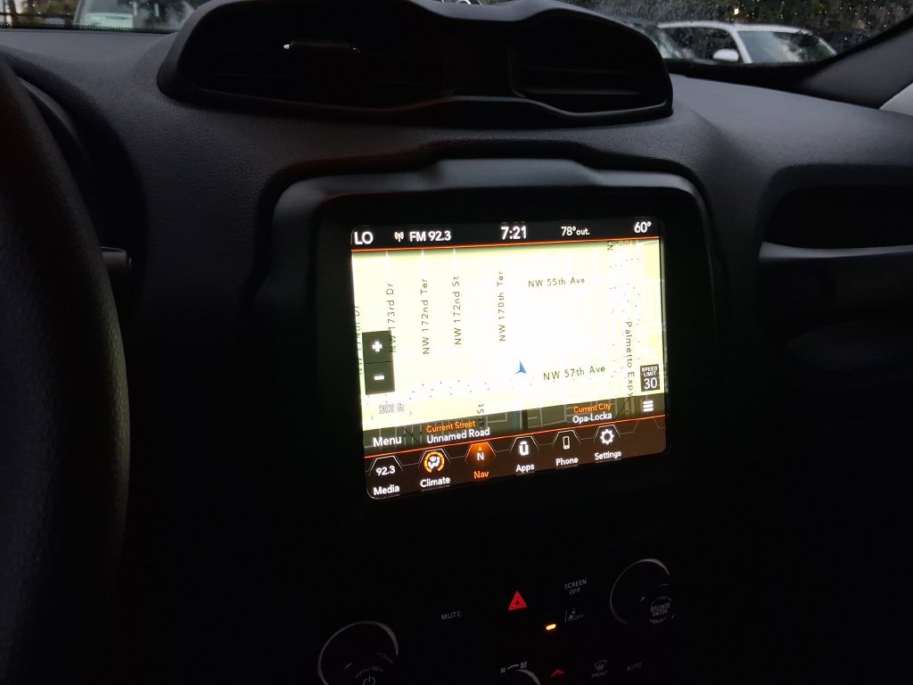 Used 2023 Jeep Renegade Latitude AWD/4WD image 18