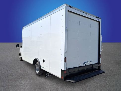 New 2026 Chevrolet Express 4500 w/ Power Convenience Package RWD image 4