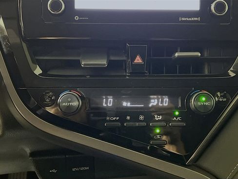 Used 2024 Toyota Camry SE image 25