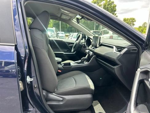 Used 2025 Toyota RAV4 XLE FWD image 19