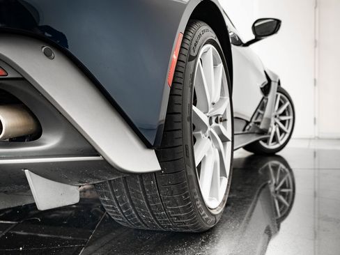 Used 2020 Aston Martin V8 Vantage Coupe image 52