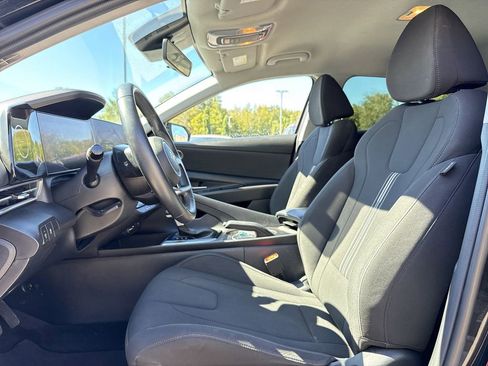 Used 2024 Hyundai Elantra SEL image 11