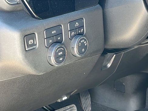 Used 2023 Chevrolet Silverado 1500 LT image 13