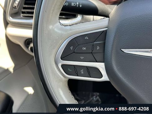 Used 2020 Chrysler Pacifica Limited FWD image 21
