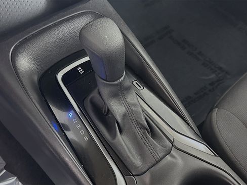 Used 2025 Toyota Corolla LE image 20
