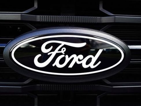 Used 2025 Ford F150 XLT w/ Equipment Group 301A Standard image 41