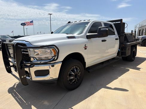 Used 2024 RAM 3500 Tradesman w/ Chrome Appearance Group AWD/4WD image 4