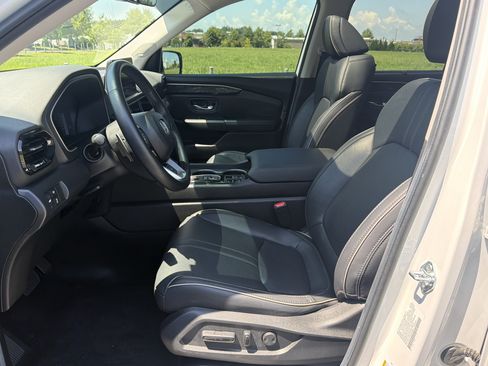 Certified 2025 Honda Pilot Elite image 24