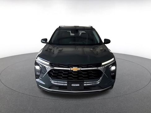 Used 2025 Chevrolet Trax LT image 5