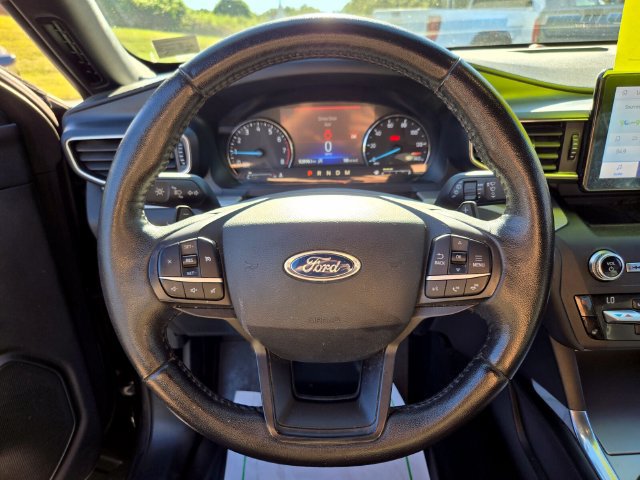 Used 2020 Ford Explorer XLT w/ Equipment Group 202A AWD/4WD image 31
