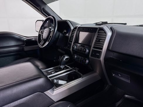 Used 2018 Ford F150 Platinum w/ Equipment Group 701A Luxury image 29